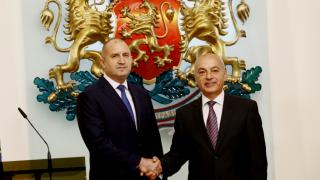 Радев представя новия служебен кабинет, начело с Гълъб Донев и задачите му