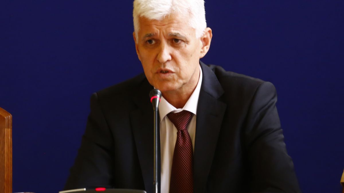 Военният министър взима участие в ключова среща с колеги от НАТО, ето какво ще обсъждат