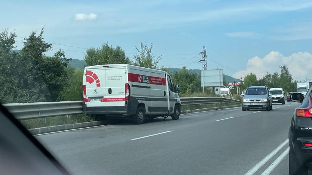 Тежка катастрофа на пътя от Перник към София СНИМКИ