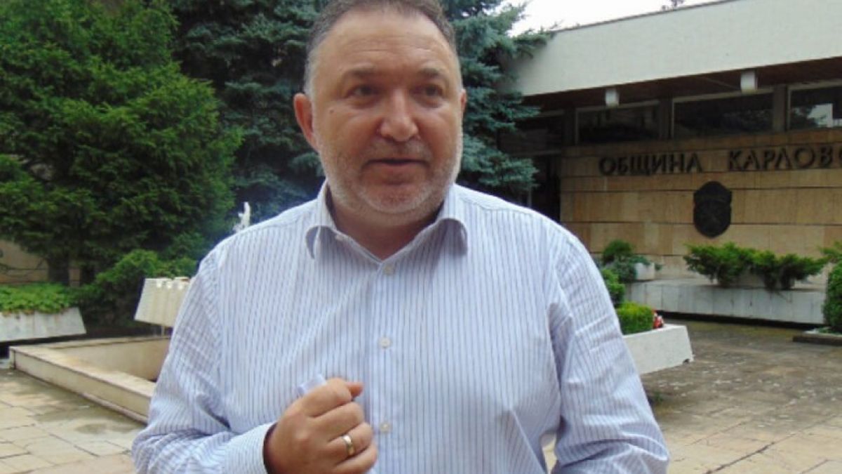 Кметът на община Карлово очаква стотици доброволци в пострадалите села днес