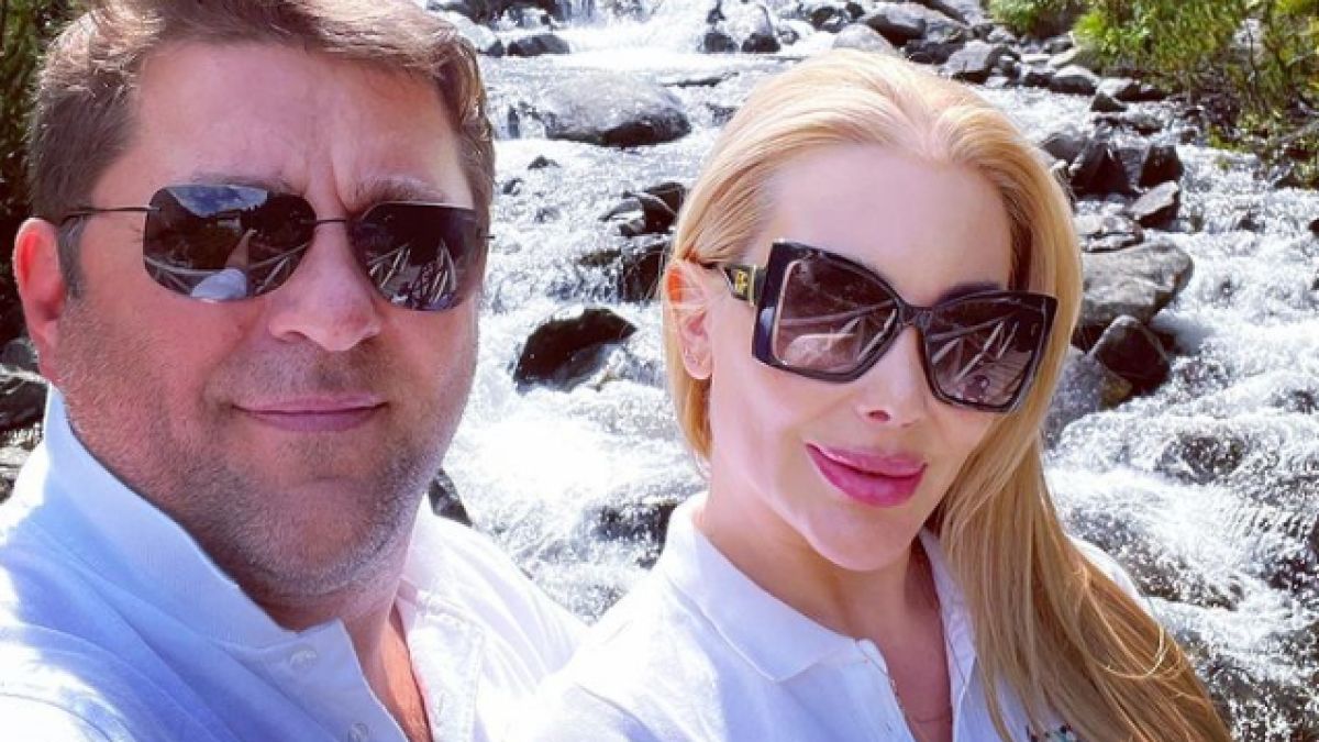 Има ли свада в семейството на Антония Петрова? Родителите й... СНИМКИ