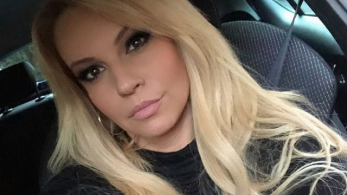 Мая Савова на СНИМКА 18+ развя бомби на плажа и нагорещи мрежата