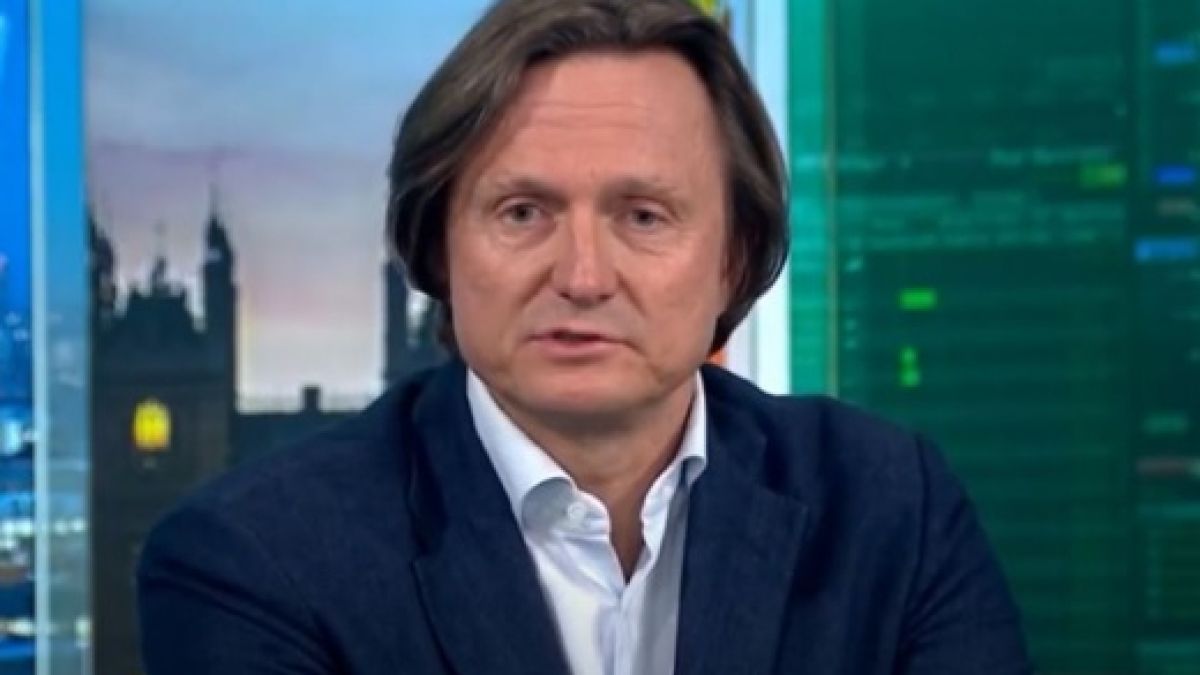 Британски милионер заряза съпругата и децата си заради млада украинска бежанка СНИМКИ