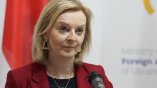 Лиз Тръс прие поканата Зеленски