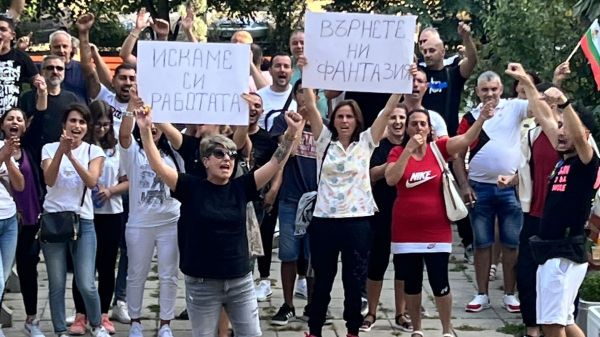 Невиждан бунт заради затворените дюнери в “Красно село” ВИДЕО