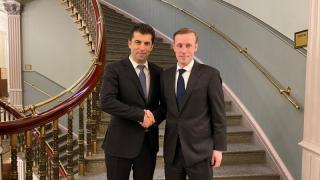 Спасението е в собствен ток и газ, но са нужни политици с гръбнак, а не - йесмени