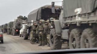 ВИДЕО от войната: Огромна колона от групировката "О" се отправя към Изюмския фронт