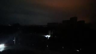 Украйна потъна в мрак, вият сирени в цялата страна, спряха ток и вода ВИДЕО