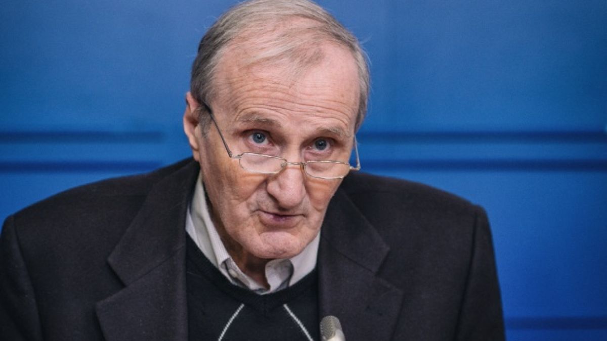 Доц. Вацев с шокираща прогноза за унищожителна революция и разпад на Русия до 2 седмици 