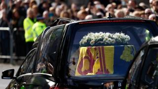 Последният полет със самолет на кралица Елизабет II постави рекорд ВИДЕО 