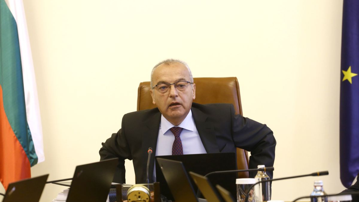 Гълъб Донев събра министри и областни управители, ето какво им каза 