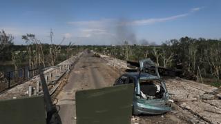 Украински губернатор съобщи, че руски войски отново са превзели Кременная, разкъсали са жълто-сините знамена и...