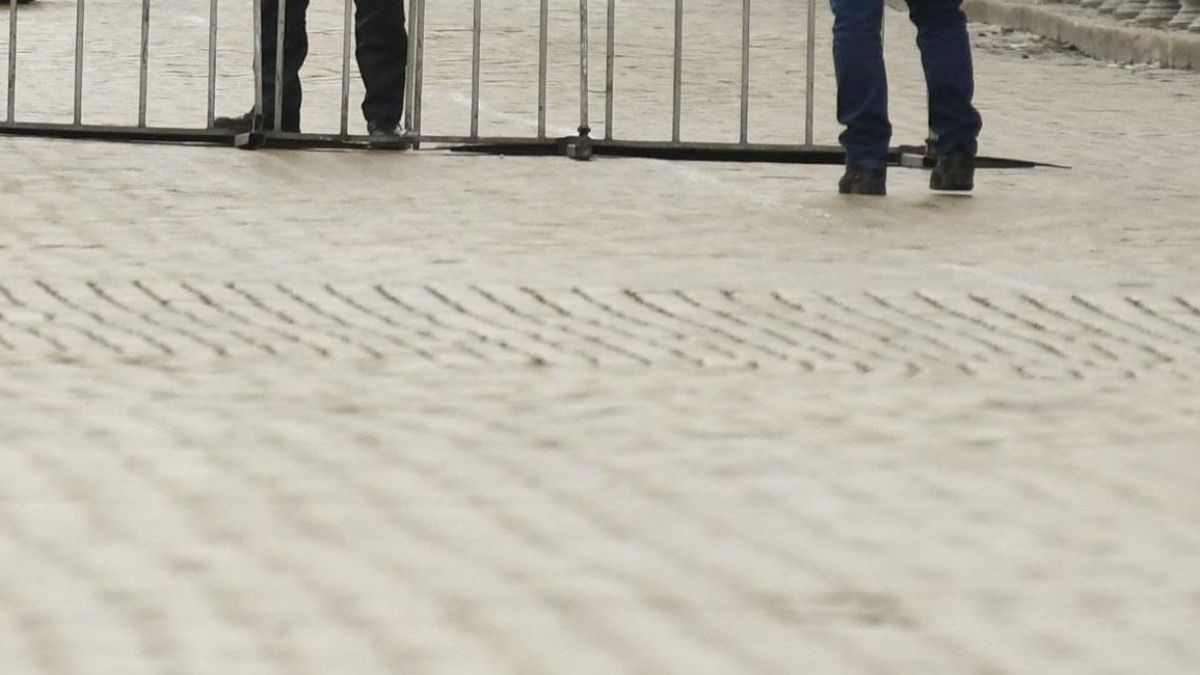 Вижте какво паркира на жълтите павета – мрежата не спря да цъка СНИМКА