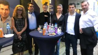 И Десислава Иванчева се присламчи към Петков и Василев