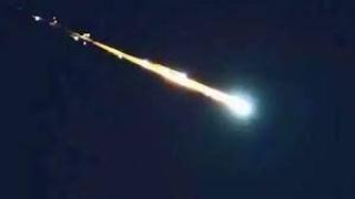 Шок: Мистериозно огнено кълбо прониза небето над Шотландия и Северна Ирландия ВИДЕО