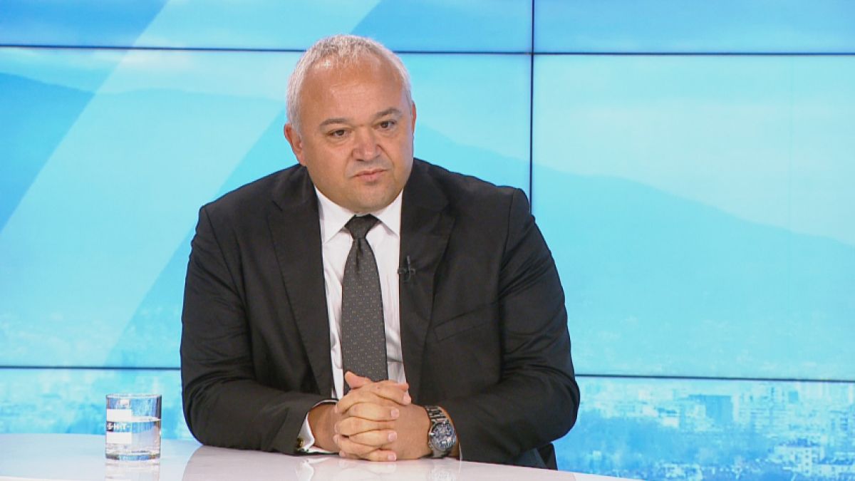 Демерджиев с разкрития за нови фрапантни "чадъри" и екстри за Семерджиев
