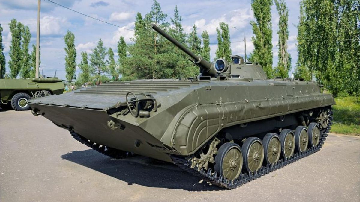 Гърция дава 40 съветски БМП на Украйна, но ето какво получава в замяна 
