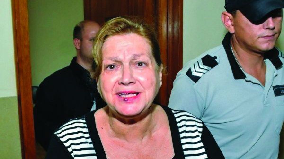 Черната вдовица от Бургас уби мъжа си и изхвърли трупа, заграби апартаменти, пари и къща