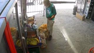 Собственичка на магазин нахока възрастен пловдивчанин, който открадна 2 банана и подпали мрежата 