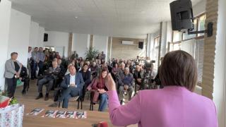 Нинова от Белица: Борисов иска да се забрави 12-годишното му пагубно управление. Няма как да стане