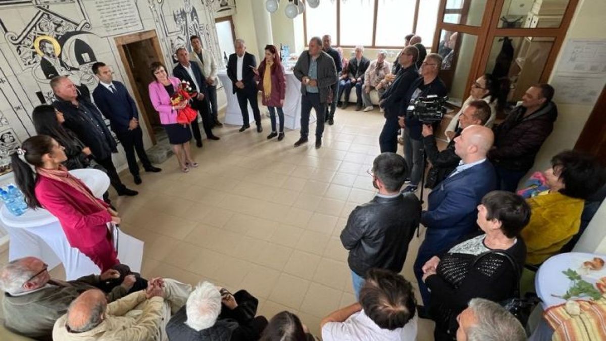 Нинова в Банско: Пари за социална политика, а не за нови самолети