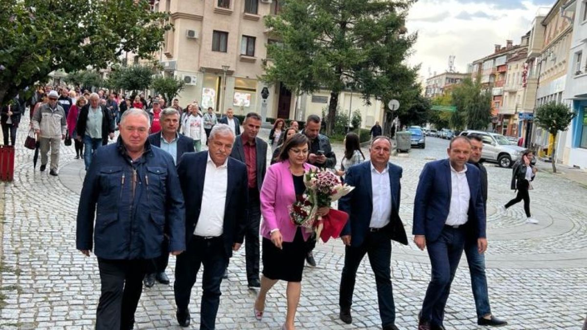 Нинова в Гоце Делчев: Нека покажем, че сме независим народ, който държи съдбата си в свои ръце                                            