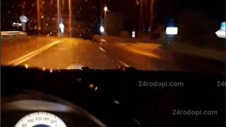 Среднощна СНИМКА на келеш с тузарски Мерцедес изплаши Кърджали