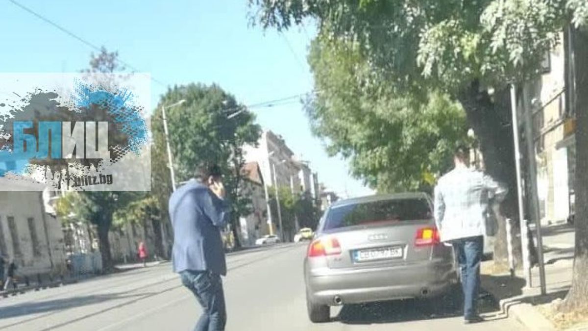 Само в БЛИЦ! Кирил Петков гази нагло закона в центъра на София ПАПАРАШКИ СНИМКИ