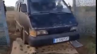 От полицията с горещи разкрития за буса с мигранти, който нахълта през дупка в оградата ни с Турция