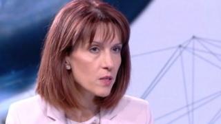 Шефката на ЦИК обясни какво да правите, ако зациклите пред машината на изборите 