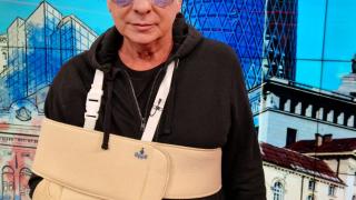 Певецът Стенли се потроши по нелеп начин СНИМКА