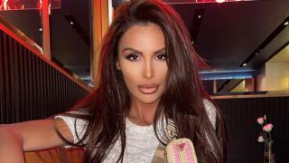 Друг човек: Ето как изглежда Моника Валериева без грим и филтри ВИДЕО