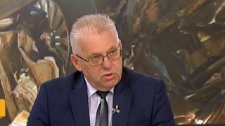 Стана ясно какви ги е вършела кикотещата се полицайка от катастрофата с Поршето 
