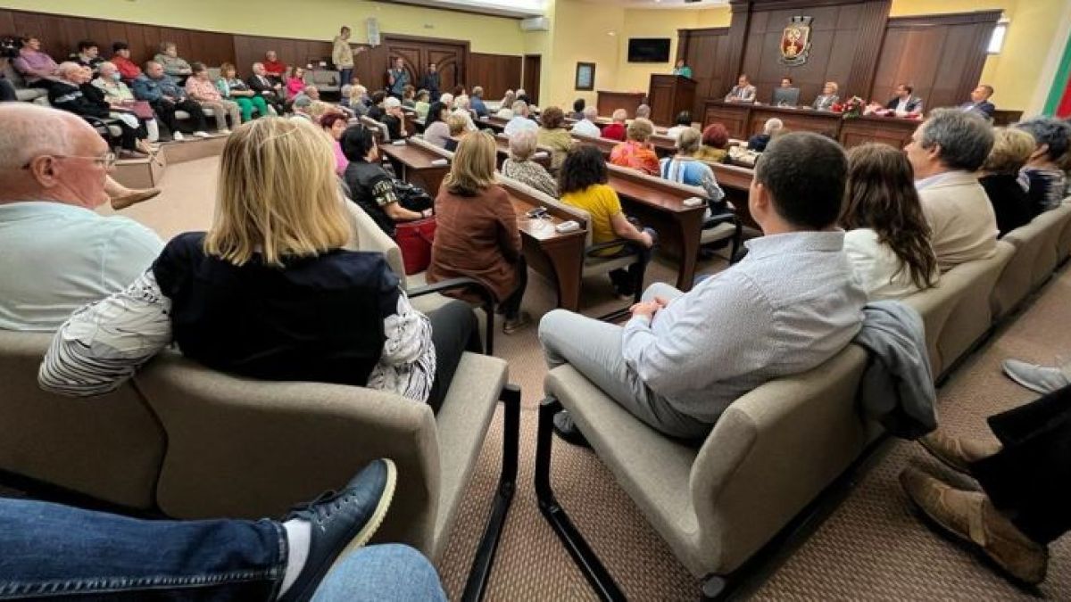 Нинова в Хасково: С желязна ръка трябва да спрем наркотрафиканти, дрогирани шофьори и техните покровители      
