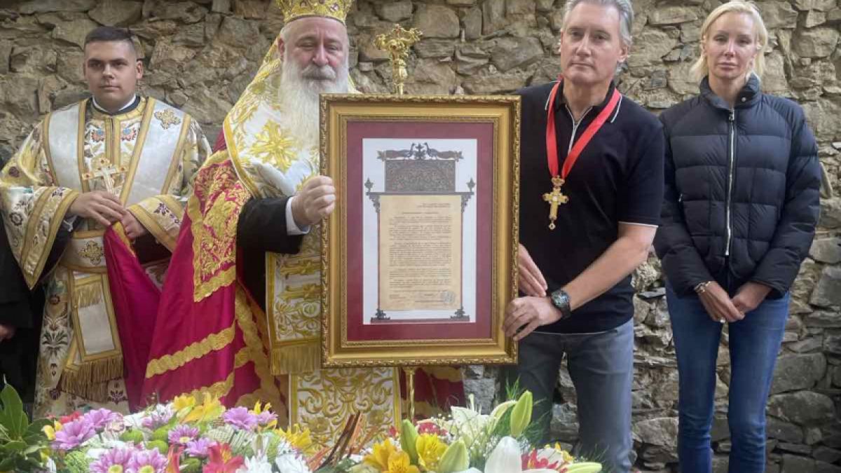 Благодарение на сем. Домусчиеви възстановиха Аязмото в местността Клувията СНИМКИ