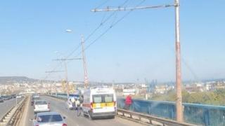 Кошмарна ситуация на моста на самоубийците във Варна СНИМКА