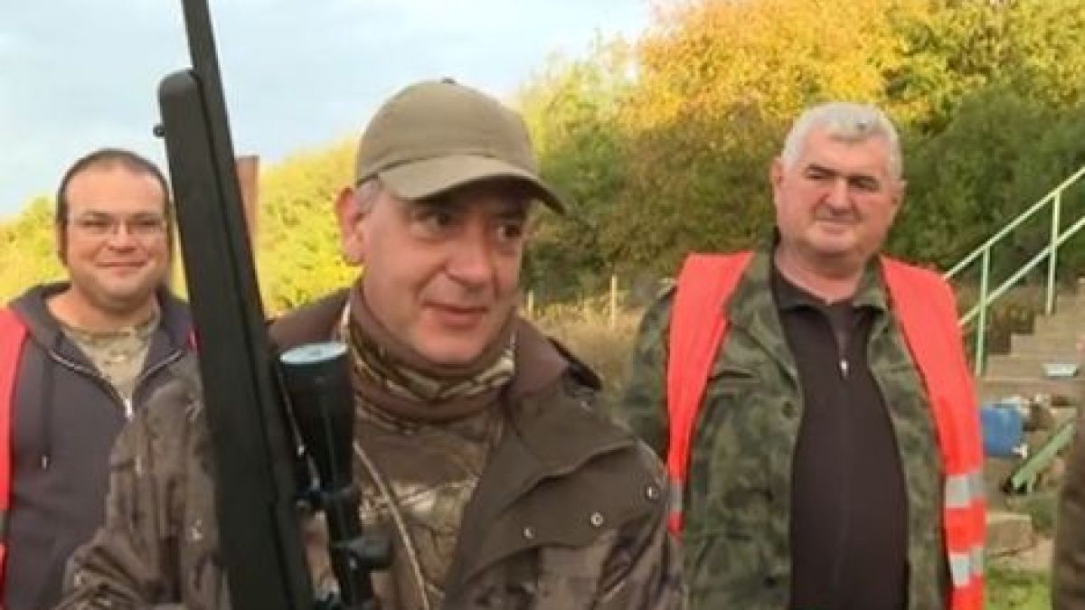 Откриха ловния сезон: Ето как се хваща диво прасе във Врачанско ВИДЕО