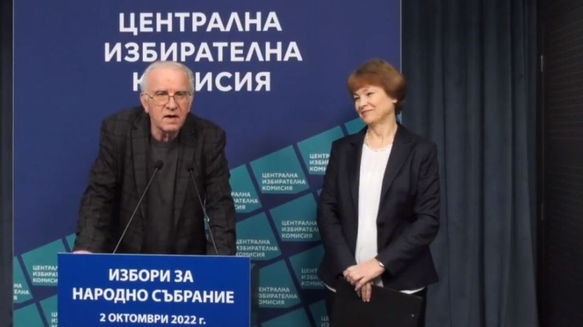 ЦИК: Заради Covid-19 липсват членове на секции, 23 машини са извън строя ВИДЕО