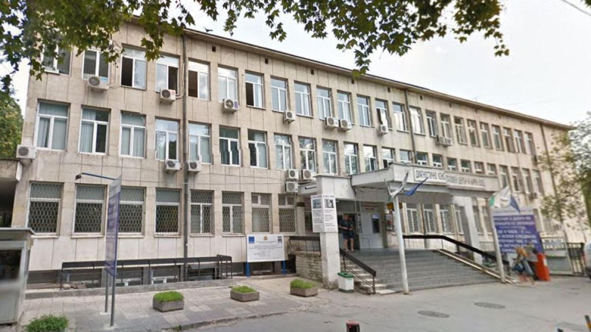 Ужас! Млада жена полетя от третия етаж на варненска поликлиника 