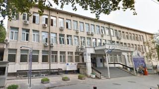 Ужас! Млада жена полетя от третия етаж на варненска поликлиника 
