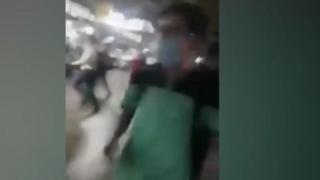 Отцепен е университет, стреля се по студенти