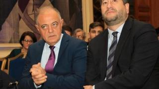 Обиден, че е свален от власт шеф на ДБ отряза Борисов за кабинет