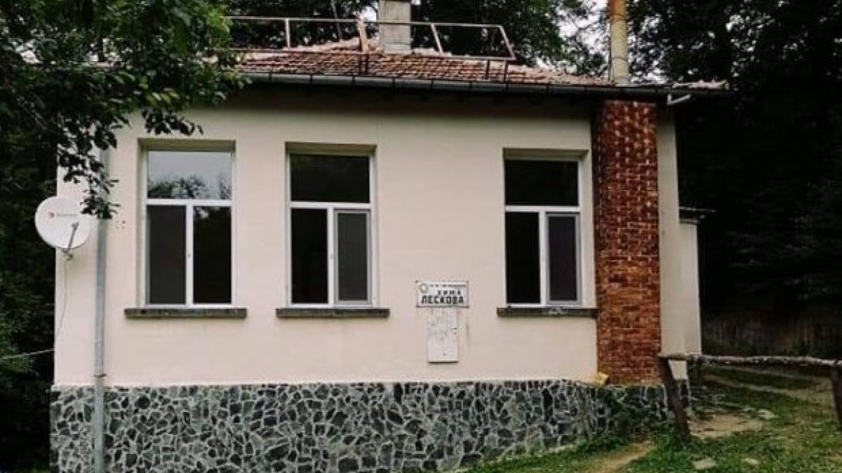 Санкции: Двама полицаи с тежки наказания за мутренското нахлуване в хижа "Лескова"