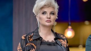 Силвена Роу показа как смъква годинките, ко водещ на Гала й се присмя СНИМКА