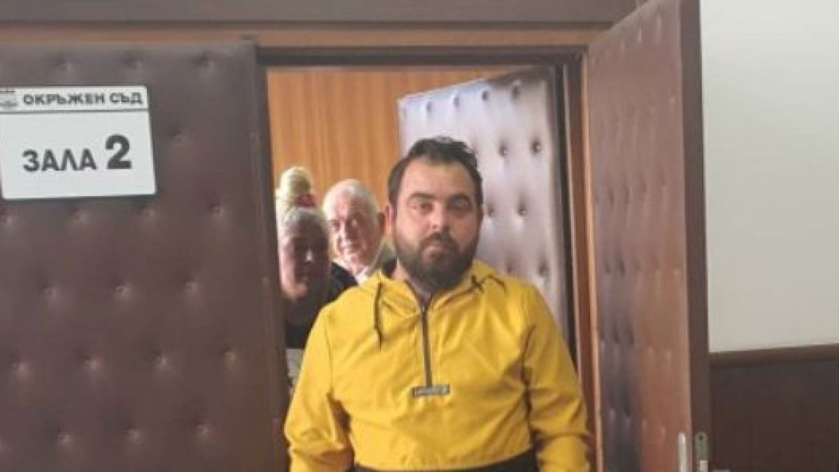 Сеир в съда: Бившата на убиеца Каспъра го брани, а ключов свидетел рязко забрави българския език