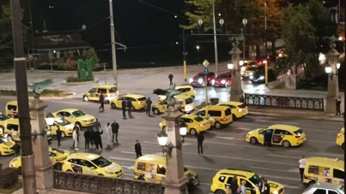 Среднощна блокада парализира София заради убийството на таксиметровия шофьор СНИМКИ