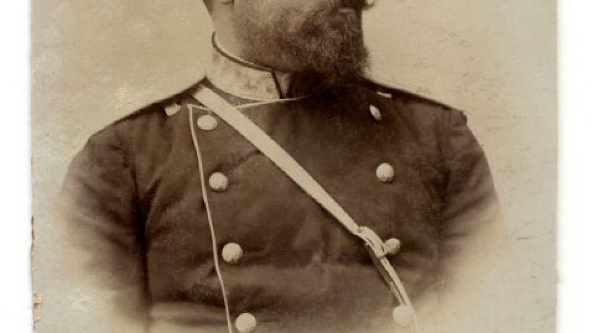 Разюздан френски гей охули България, а наш офицер му обяви дуел и...