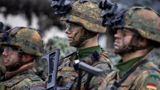 Достатъчно за два дни: Оръжейните запаси в Германия са изчерпани