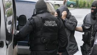 Пияни жени нападнаха полицаи в Пловдив и стана страшно 