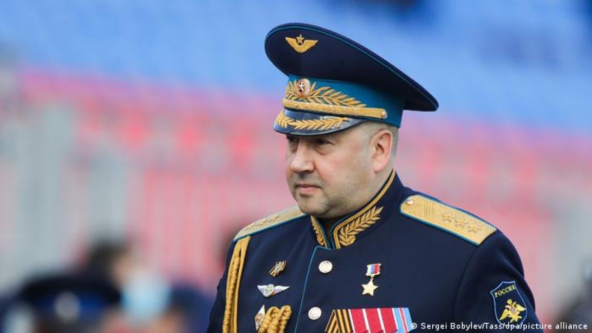 Анализ: Защо Путин се доверява безгранично на генерал Армагедон?